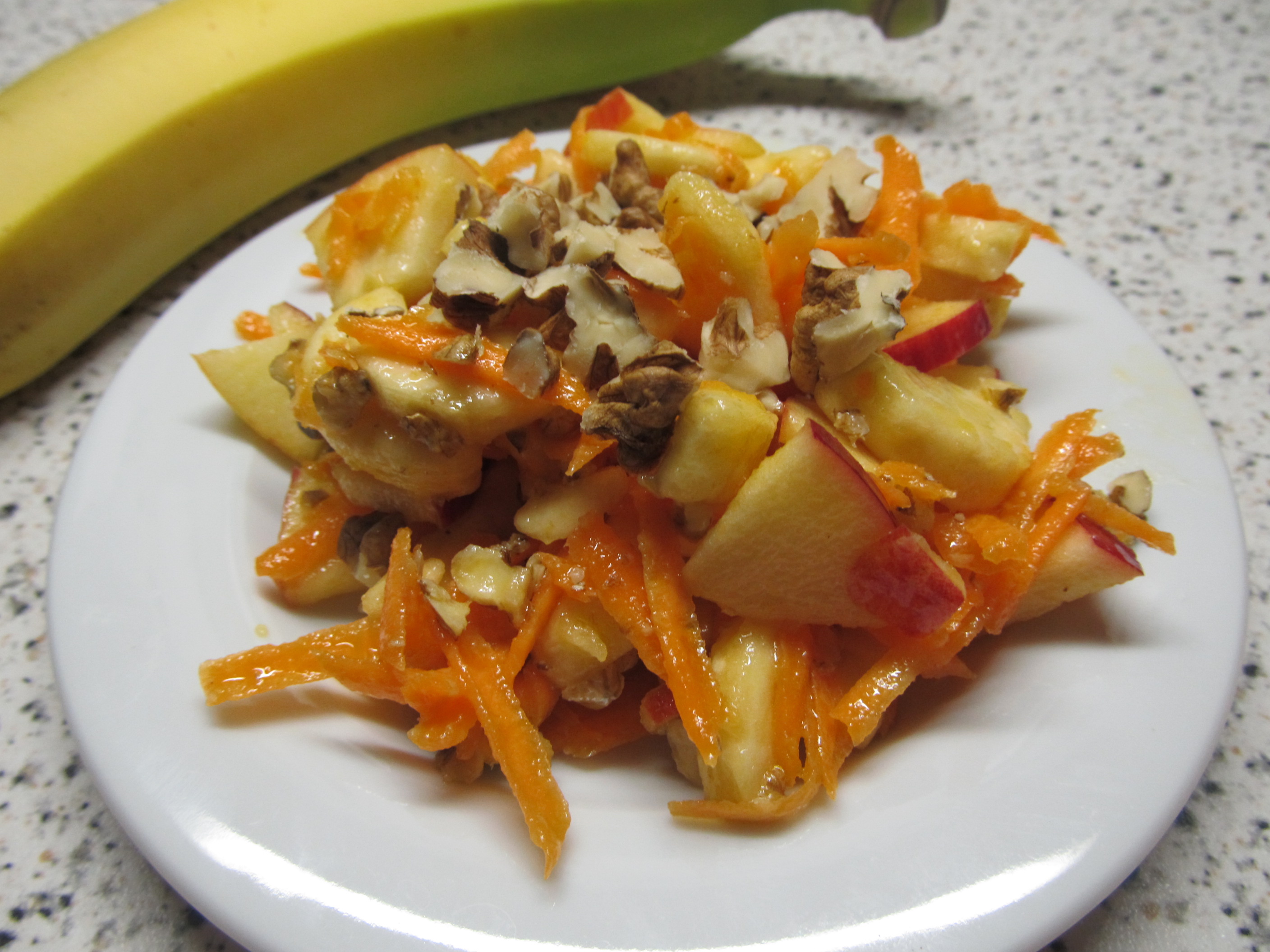 Banánový salát s mrkví