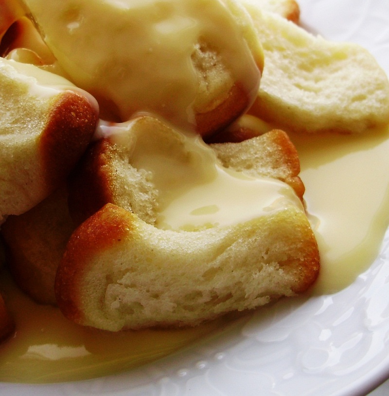 Dukátové buchtičky s vanilkovým krémem