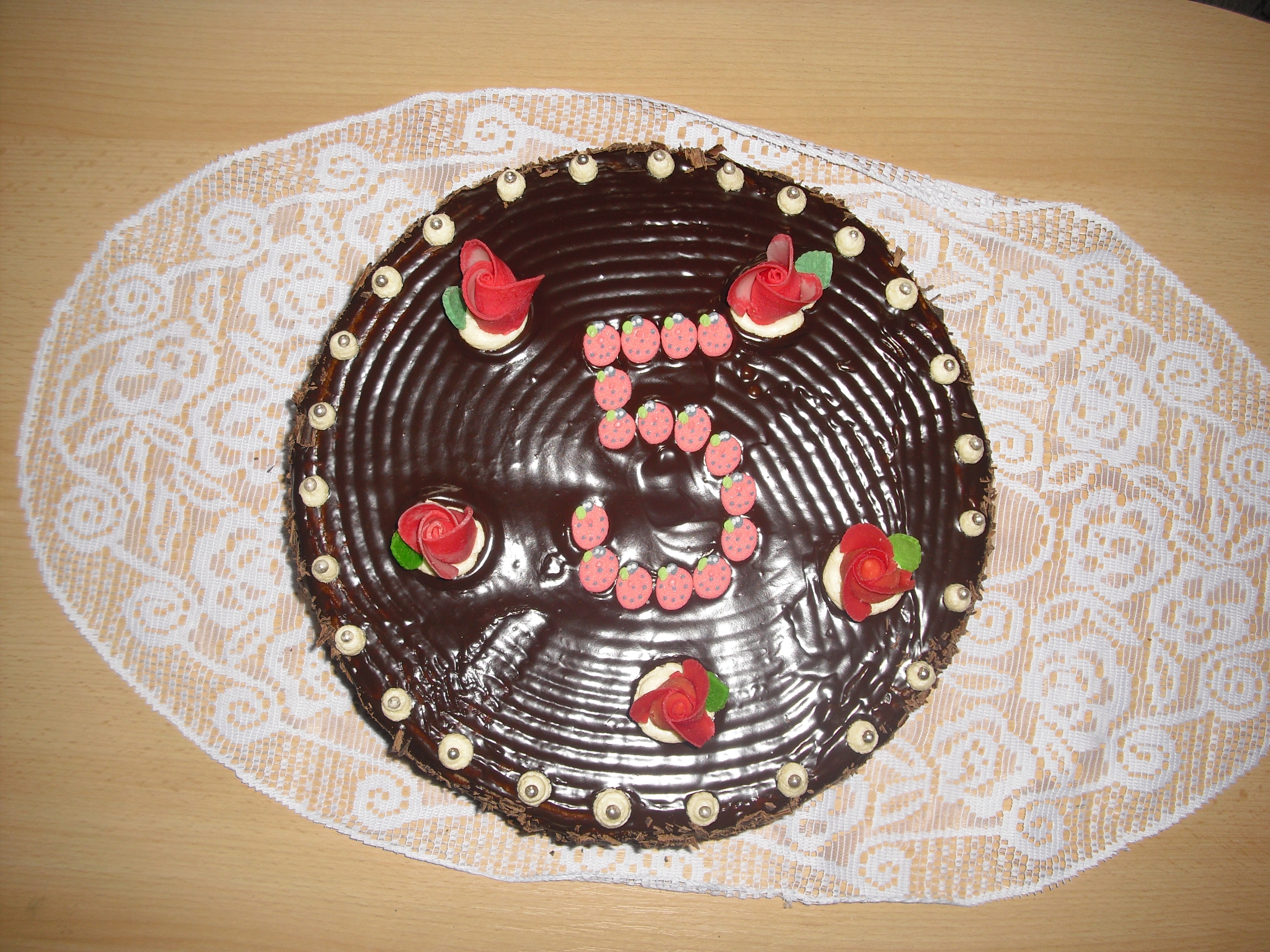 Dvojoříškový čokoládový dort