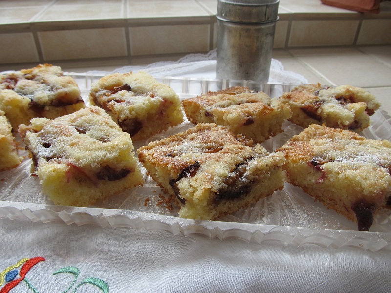 Rychlý ovocný koláč s drobenkou 