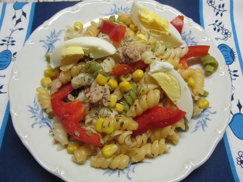 Lehký salát s tuňákem 