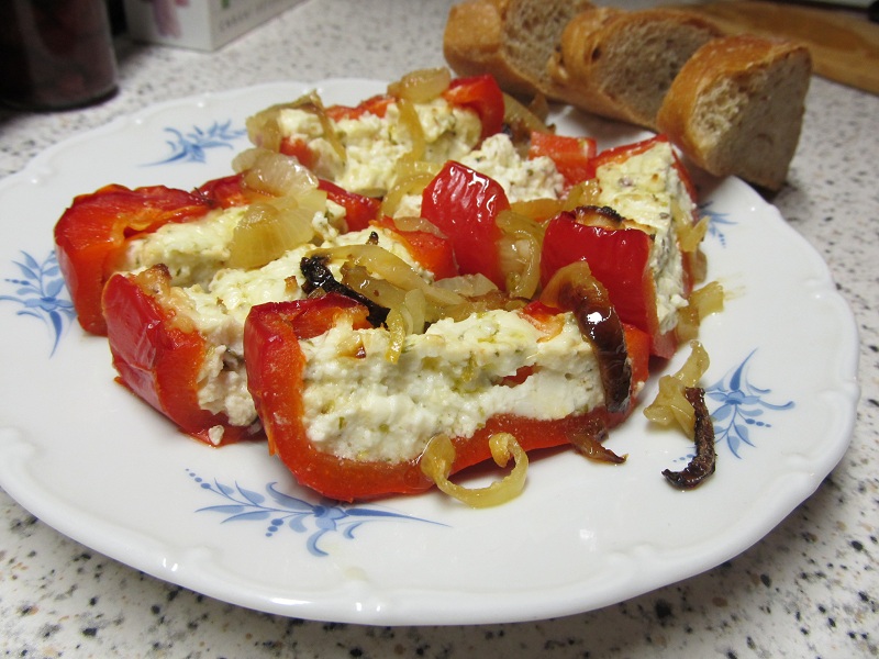 Grilované papriky s balkánským sýrem 